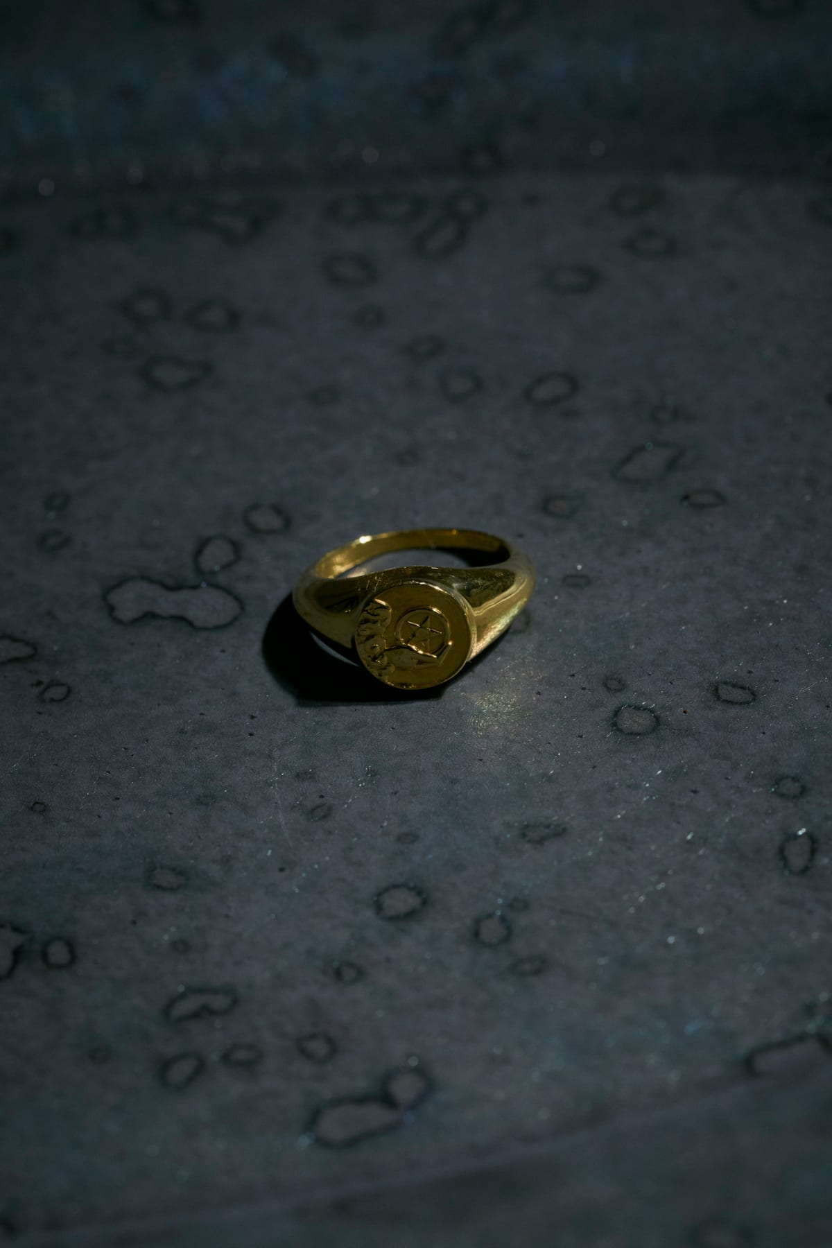GUIDING PINKIE RING PENTACLE