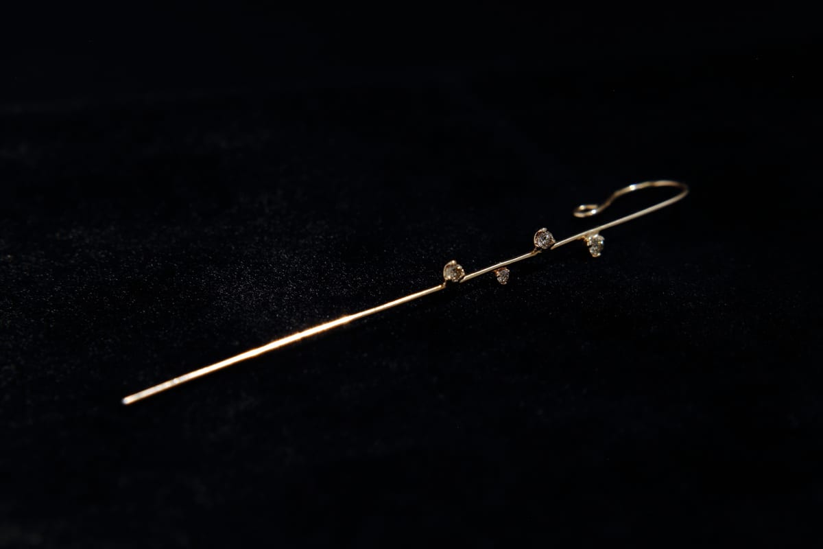 SOURCE GRAIN DIAMOND HALF PIERCE